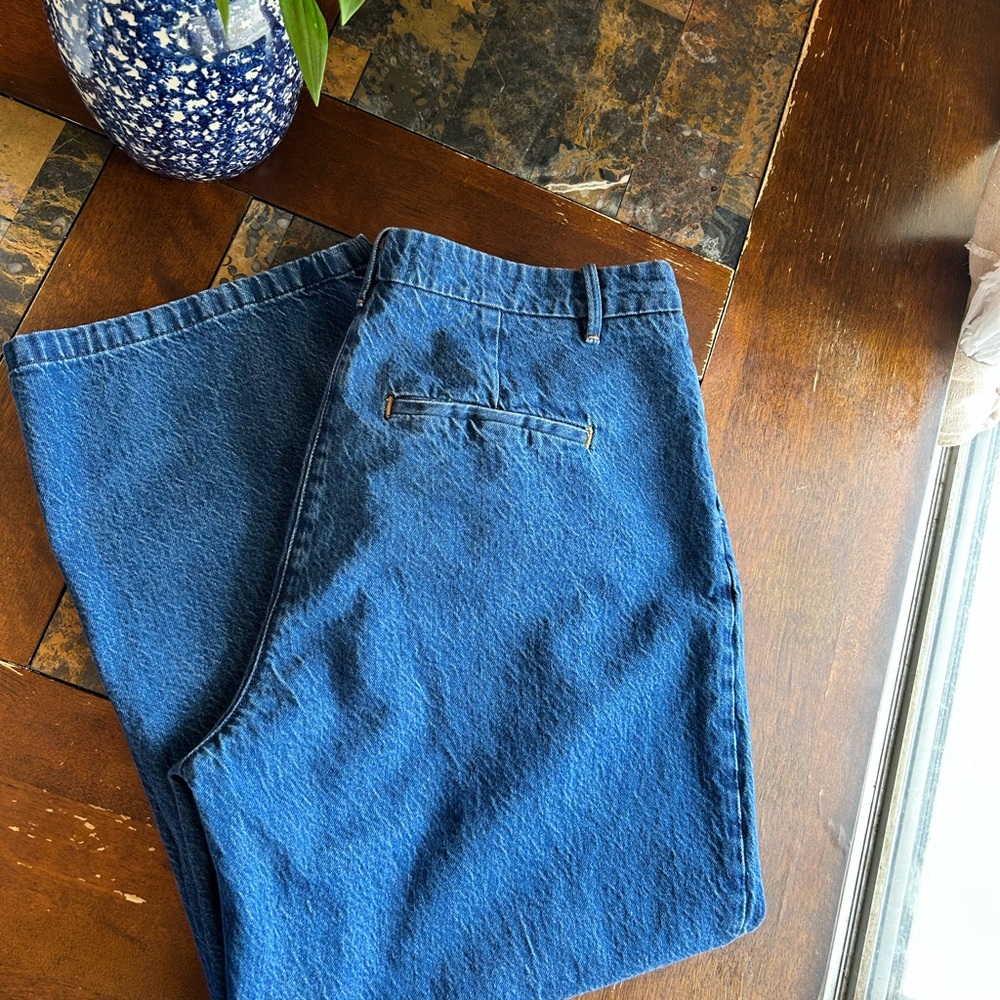 Abercrombie & Fitch Pleated Wide Leg Jean